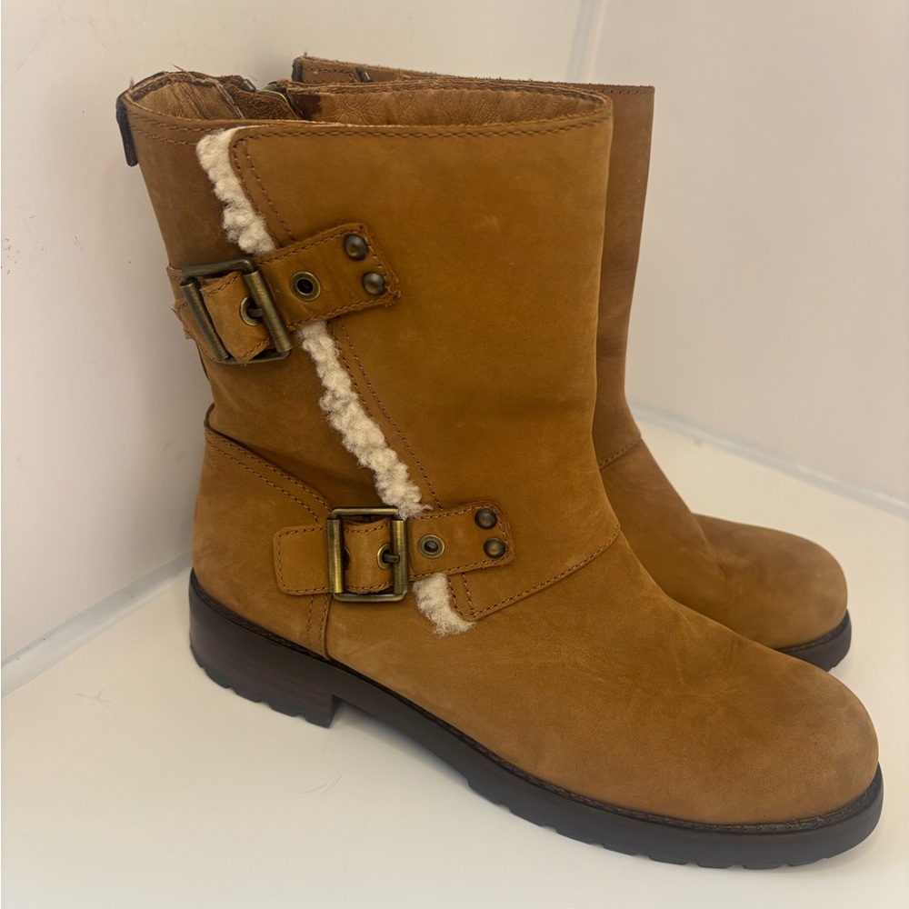 UGH Cozy Brown Winter Boots with Buckle Accents Size 7.5